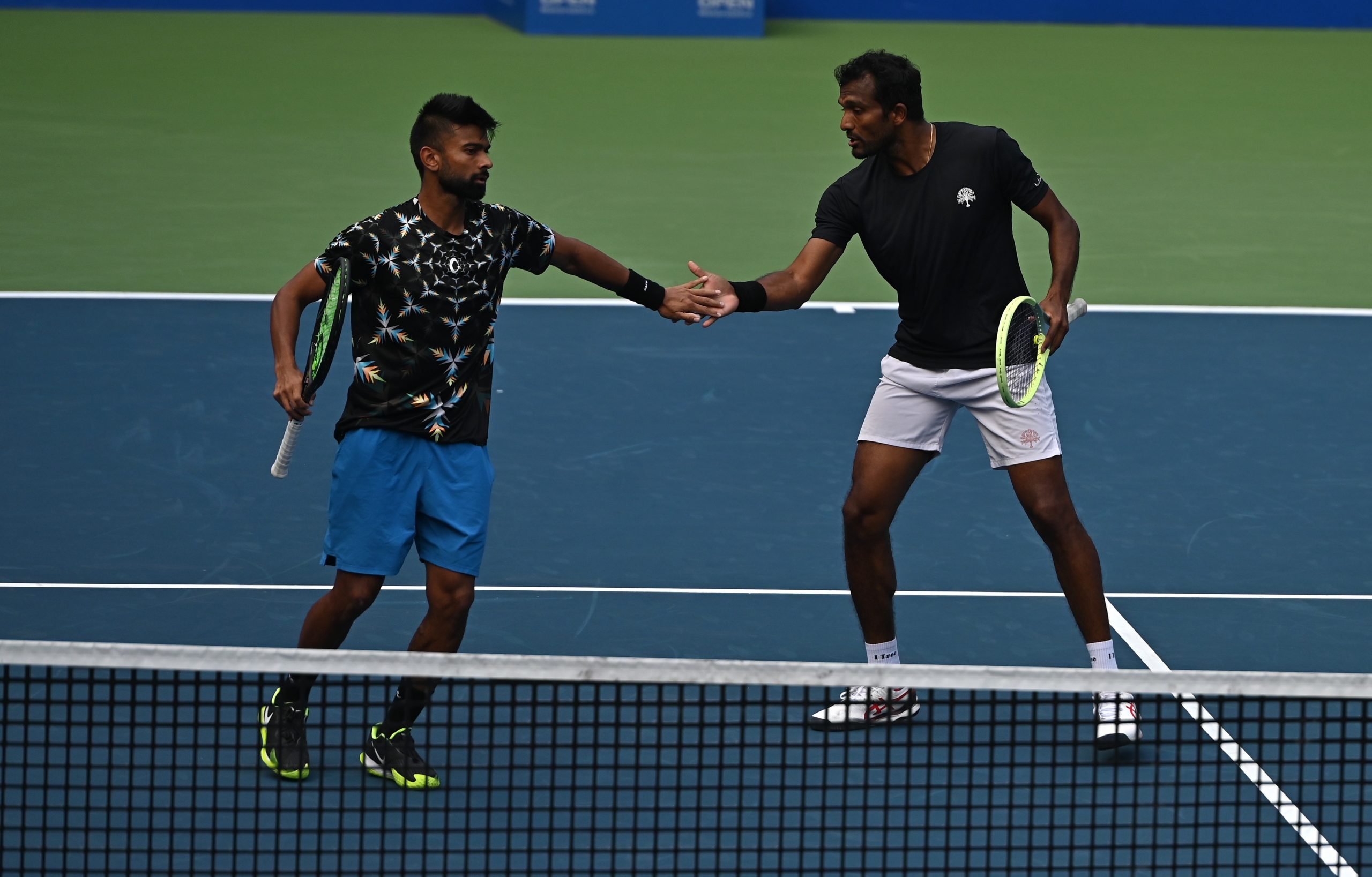 Balaji – Jeevan shock the no 2 seed to storm into the doubles semis.