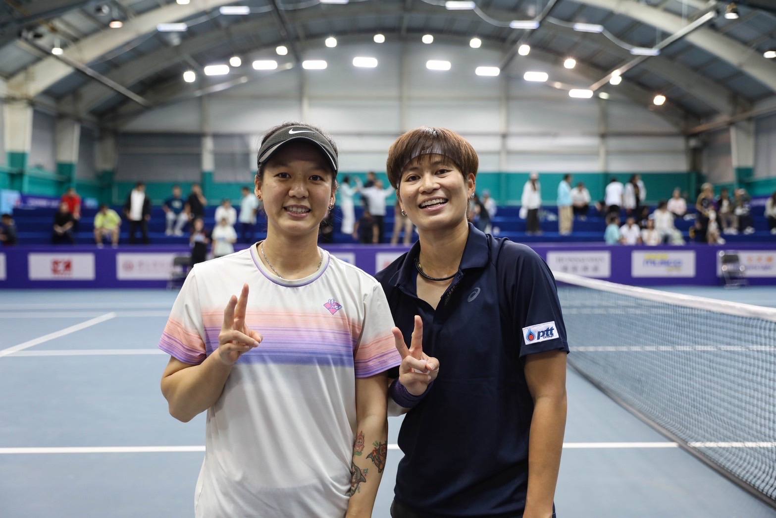 ยอดเยี่ยม! เพียงธารควงพาร์ทเนอร์ชาวจีนขึ้นแท่นแชมป์หญิงคู่เทนนิสอาชีพที่เสิ่นหยาง