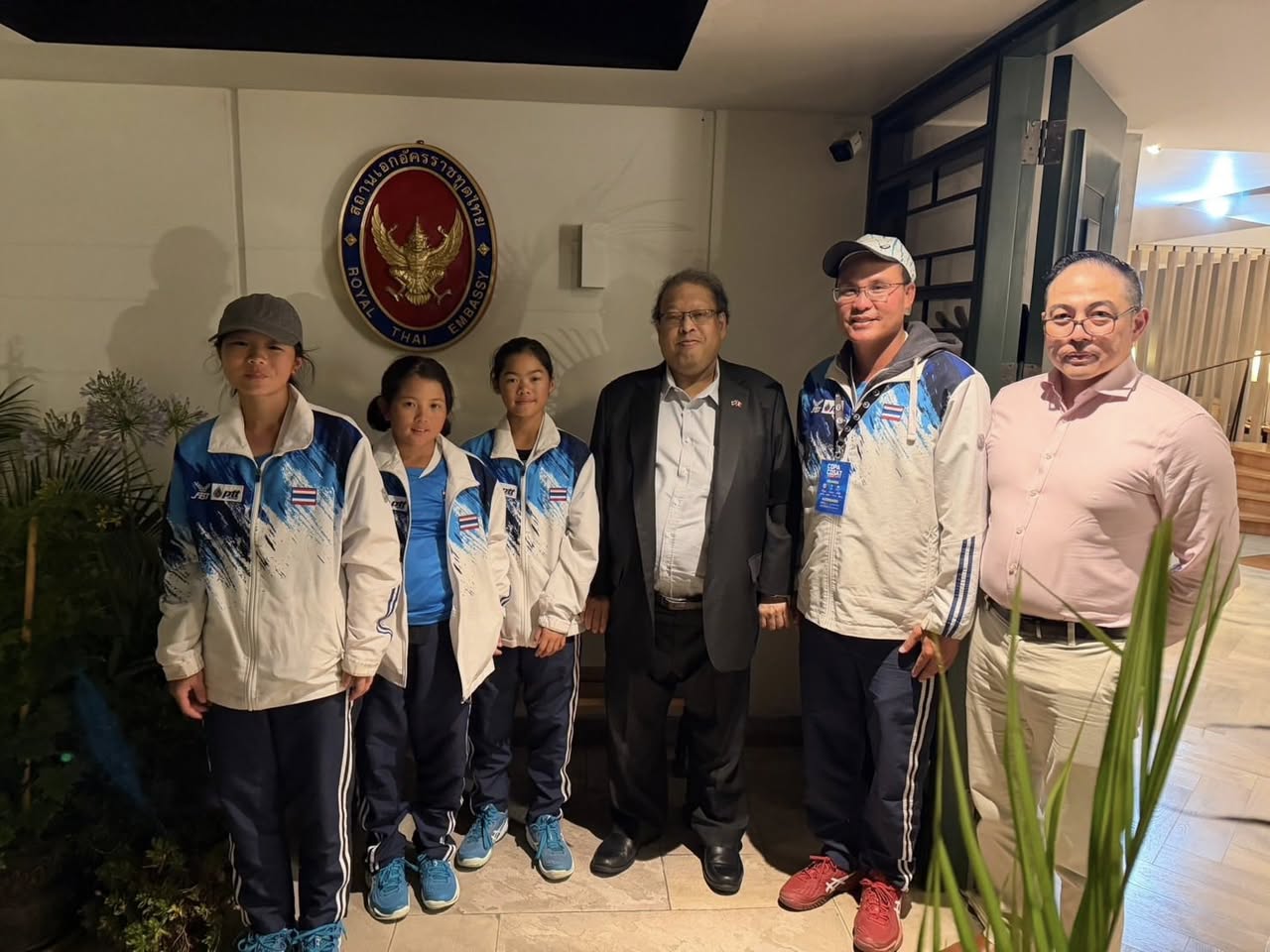 สมาคมกีฬาลอนเทนนิสแห่งประเทศไทย ในพระบรมราชูปถัมภ์ ขอขอบพระคุณ ท่านพิษณุ โสภณ เอกอัครราชทูต ณ กรุงลิมา
