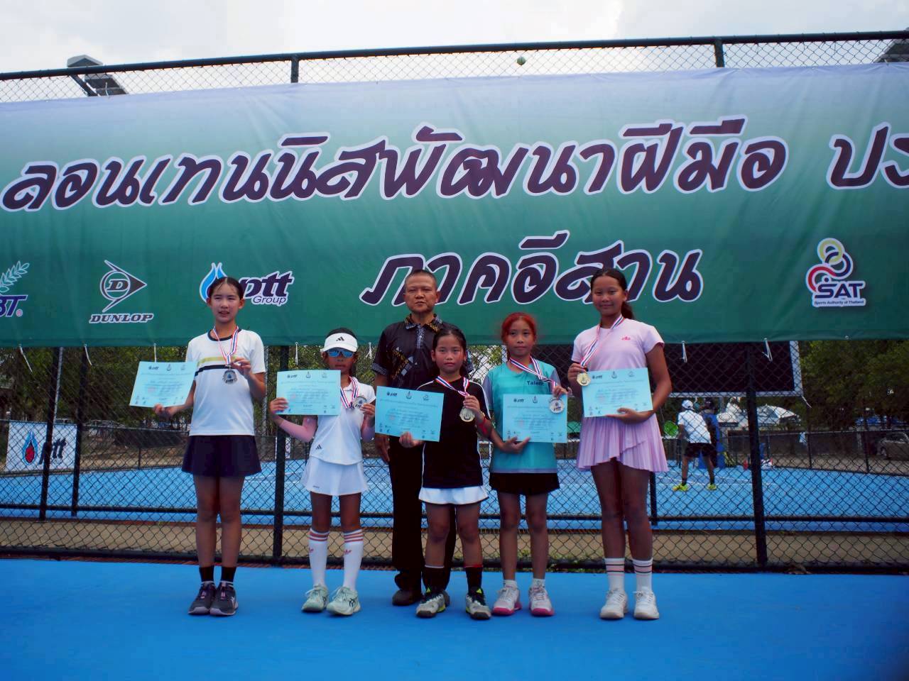 เจ้าถิ่น “ศิวกร” คว้าแชมป์ชายเดี่ยว 16 ปีPTT-ลอนเทนนิสพัฒนาฝีมือ อีสาน ที่โคราช