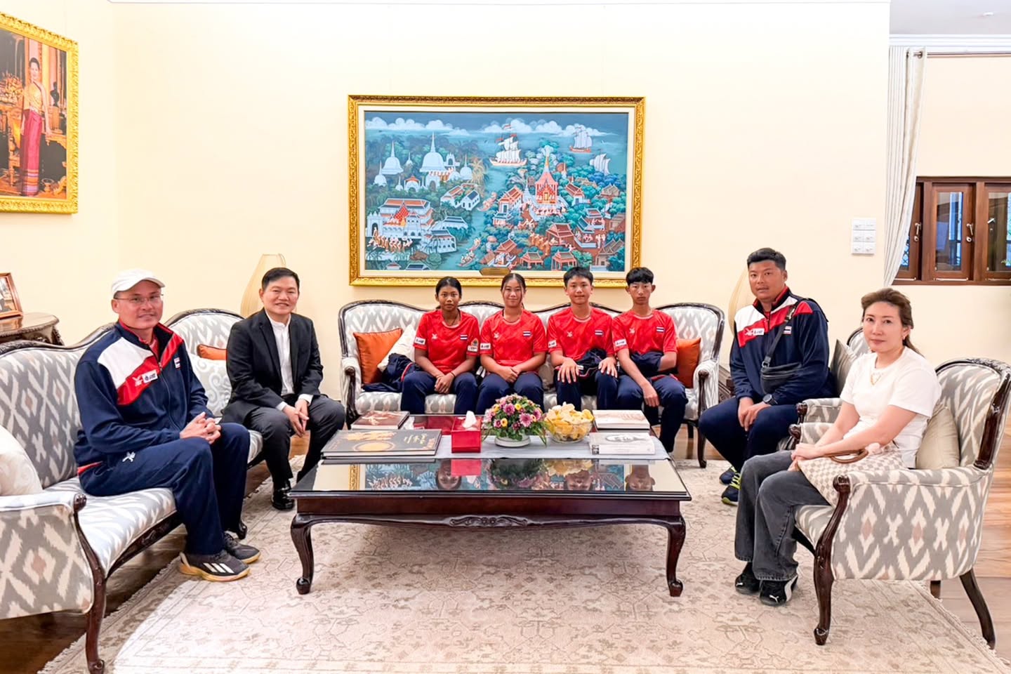 ลอนเทนนิสฯ ขอขอบพระคุณ "ท่านทูตกรุงโคลัมโบ"เลี้ยงต้อนรับ - สร้างขวัญกำลังใจนักหวดทีมชาติ รุ่น 14 ปี